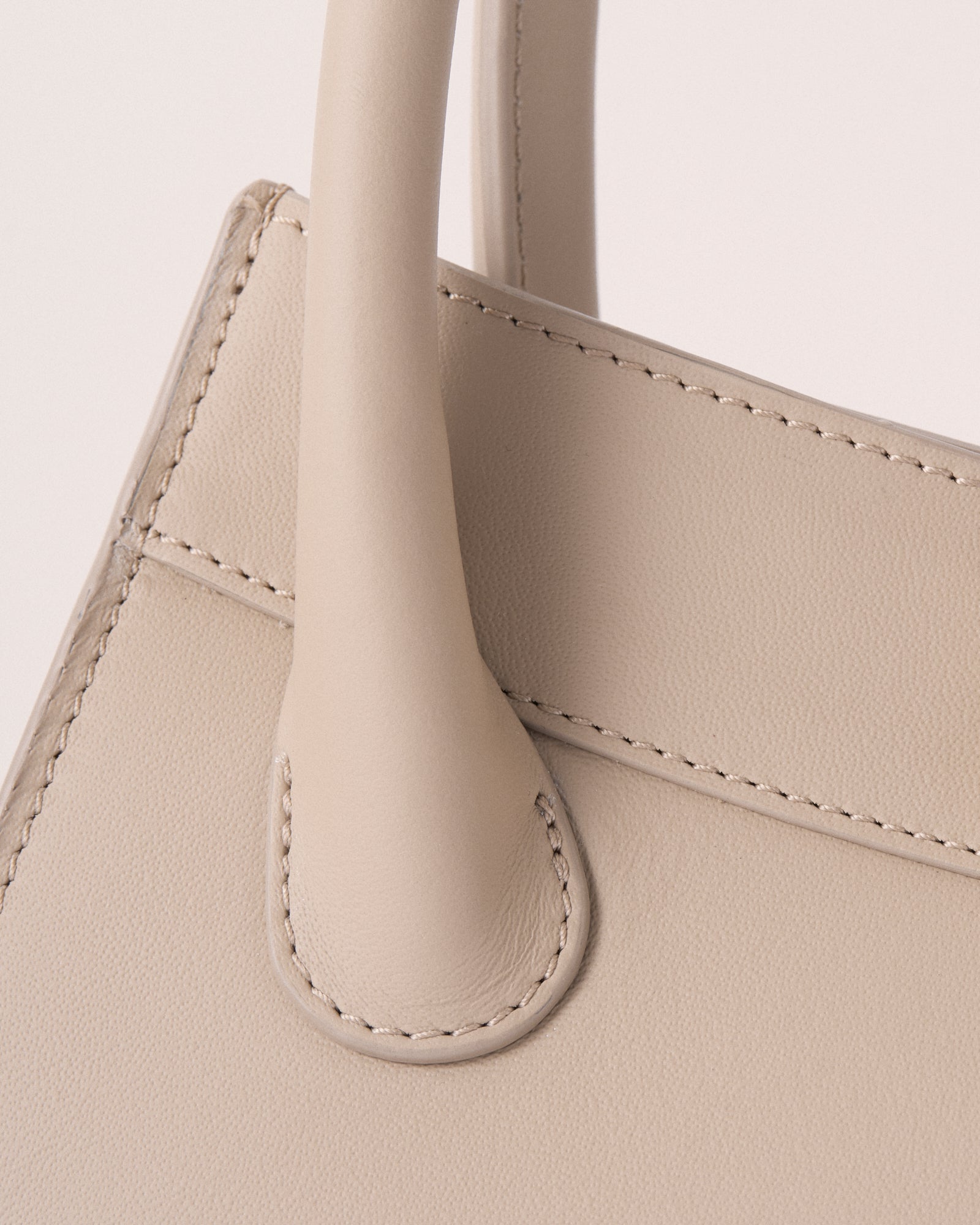 FELI Model Bag – Taupe